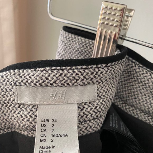 H&M Tweed Career Skirt Contemporary Modern Fitted Midi Length Size 2 - Picture 5 of 8